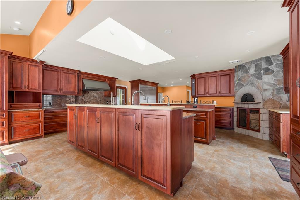 4850 Hillside Drive Property Photo 10