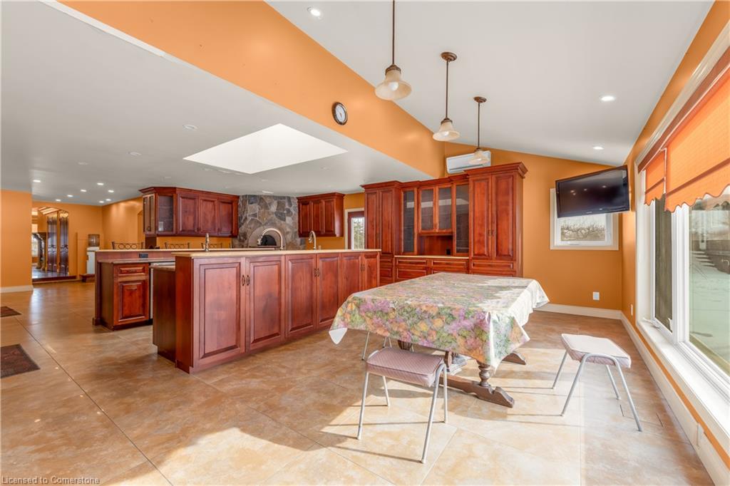 4850 Hillside Drive Property Photo 12