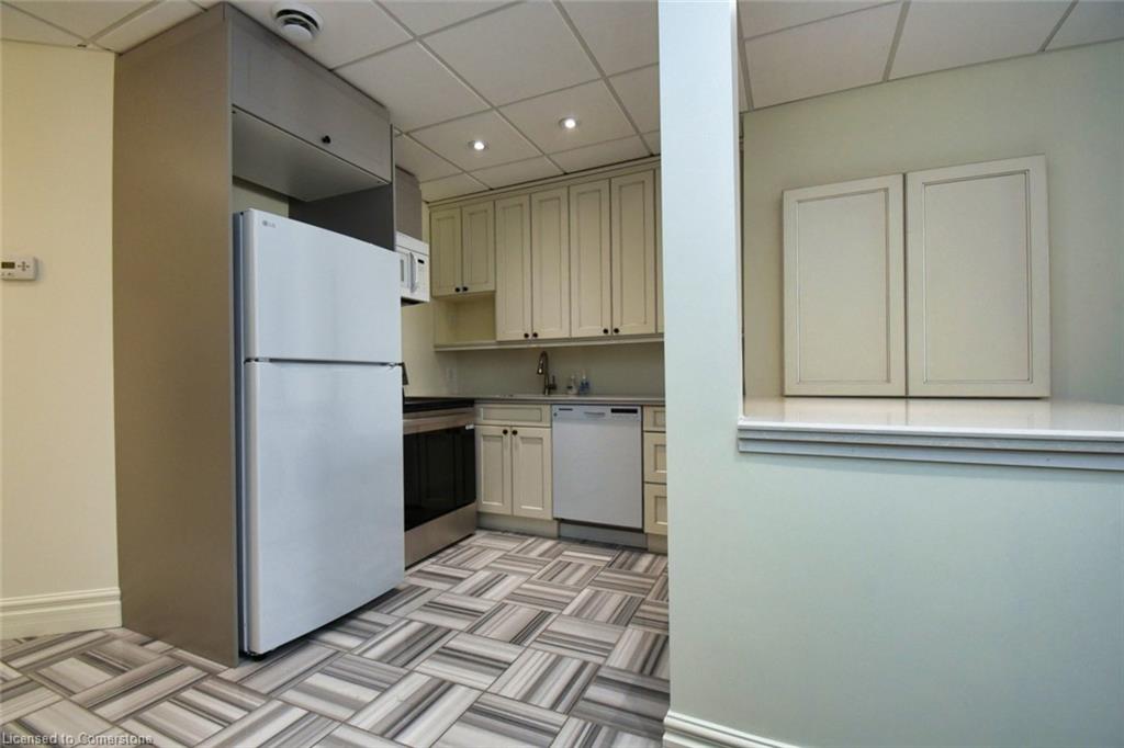 2-329 King Street E Property Photo 6