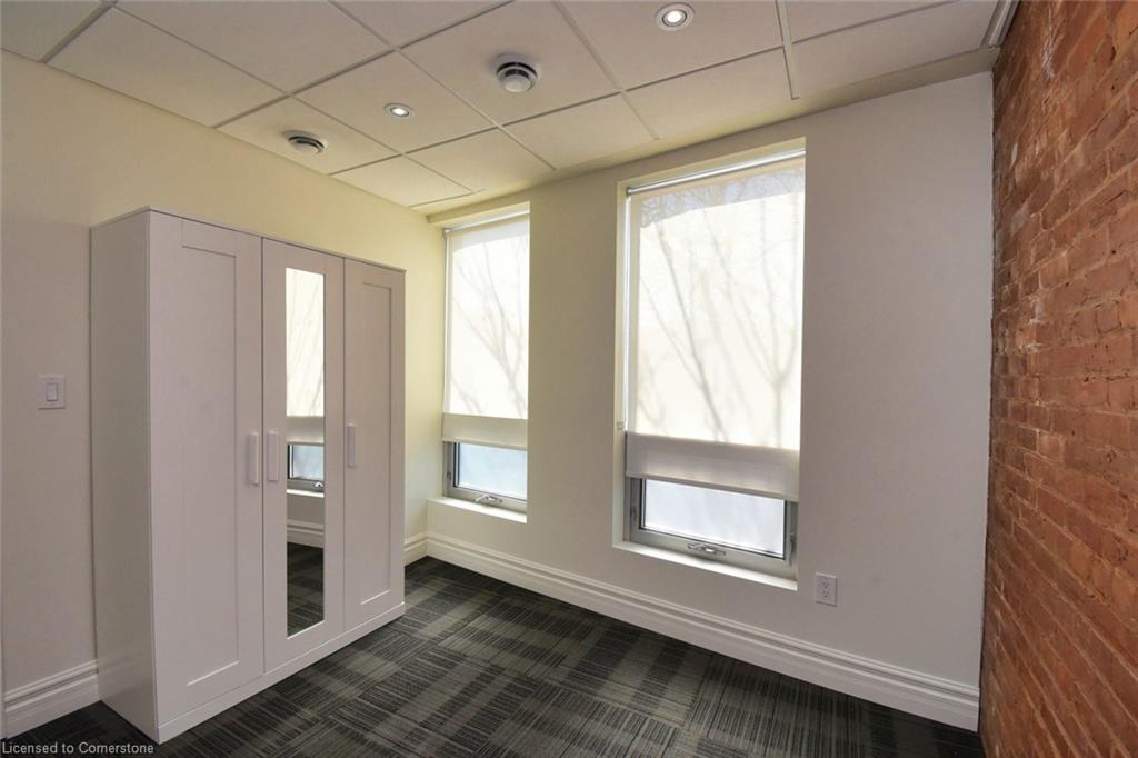 2-329 King Street E Property Photo 14