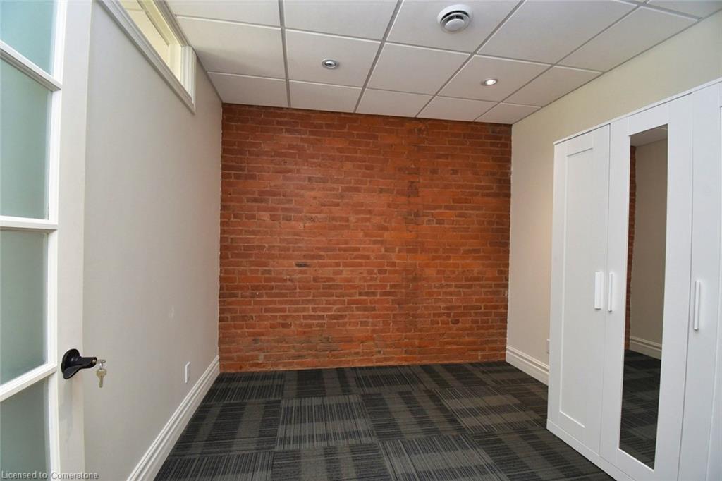 2-329 King Street E Property Photo 17