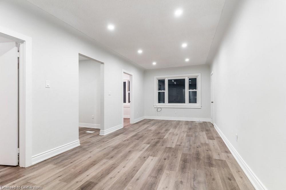 598 Upper James Street Property Photo 5