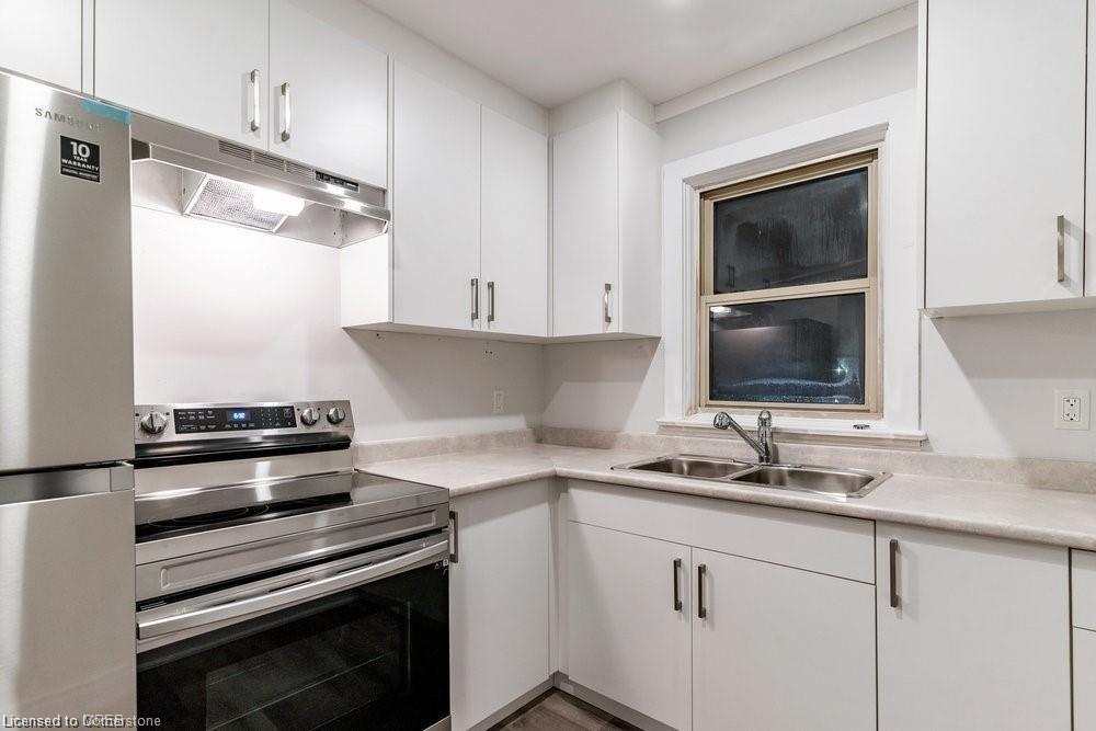 598 Upper James Street Property Photo 8