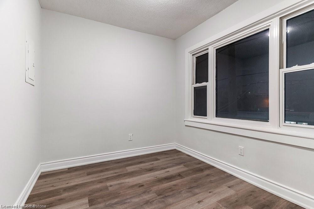 598 Upper James Street Property Photo 12
