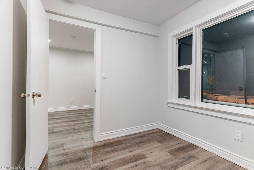 598 Upper James Street Property Photo 23