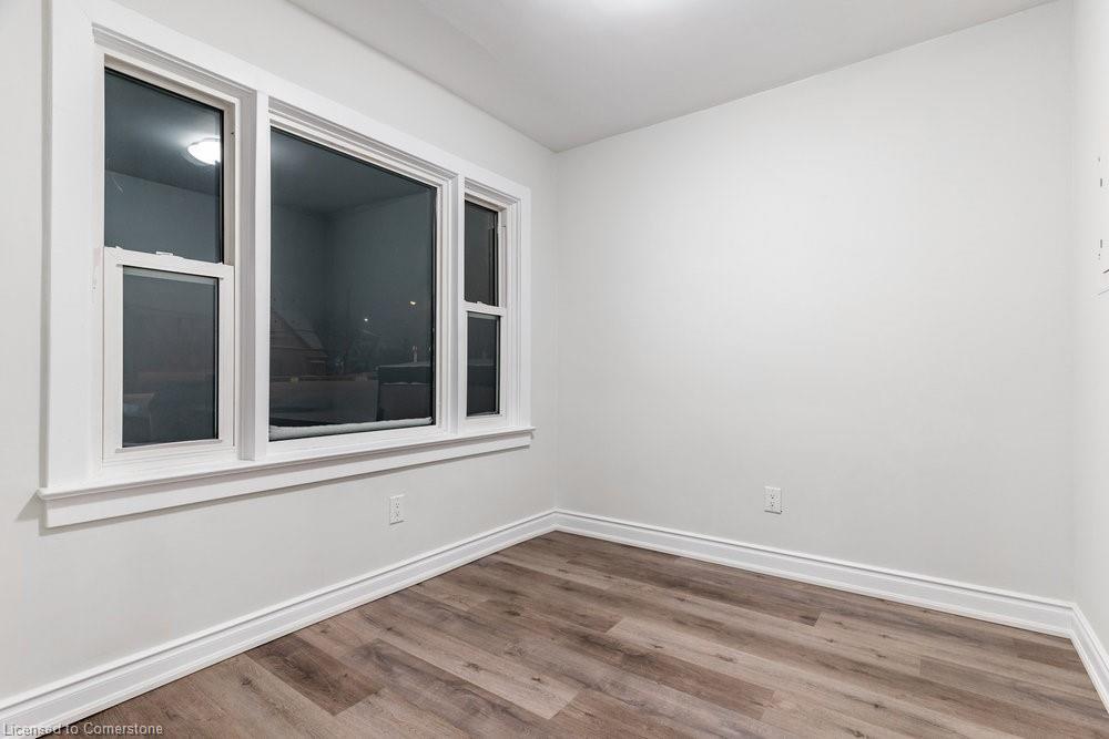 598 Upper James Street Property Photo 24
