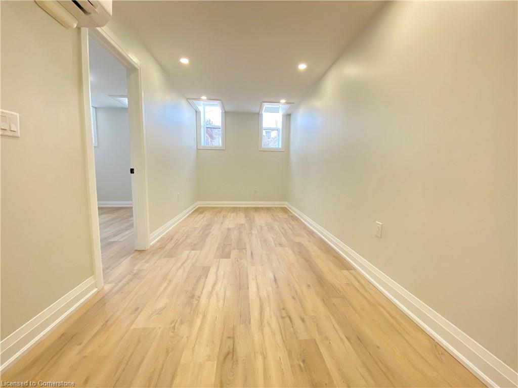 5-588 Barton Street E Property Photo 2