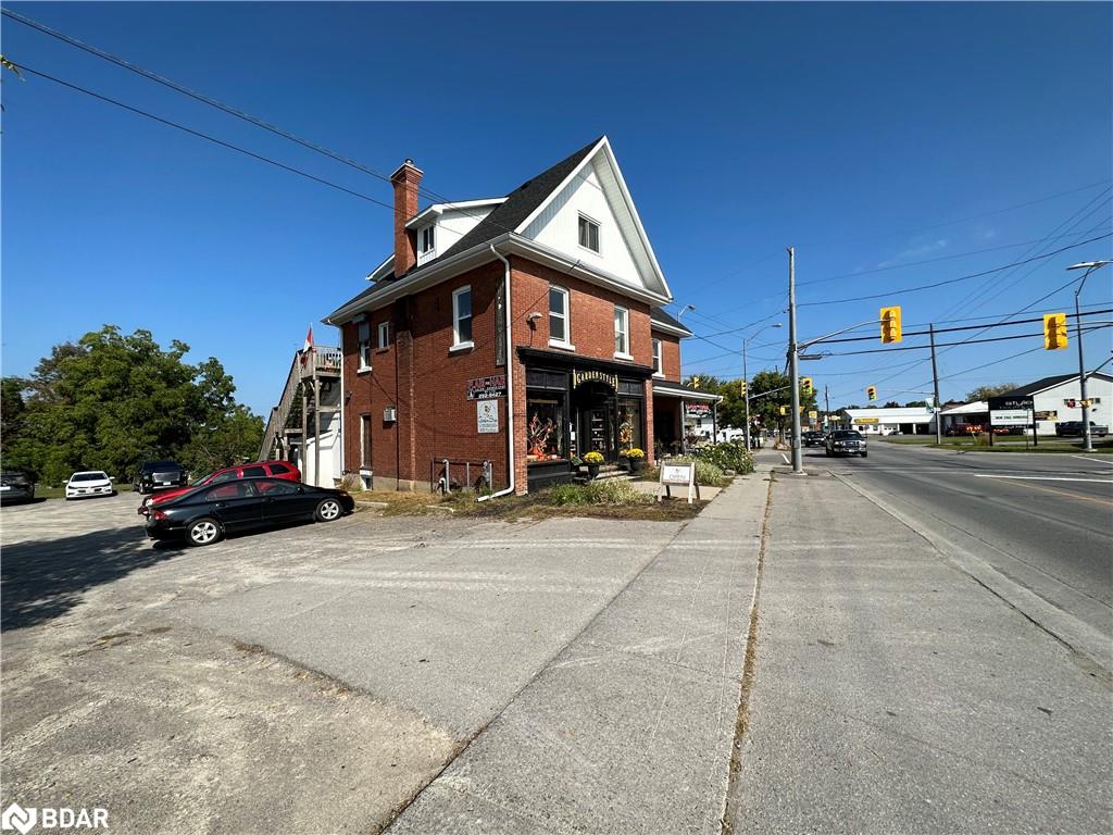 822 Ward St Street Property Photo 2