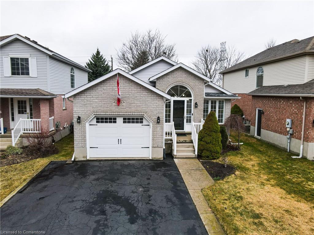 628 Spinnaker Crescent Property Photo 1
