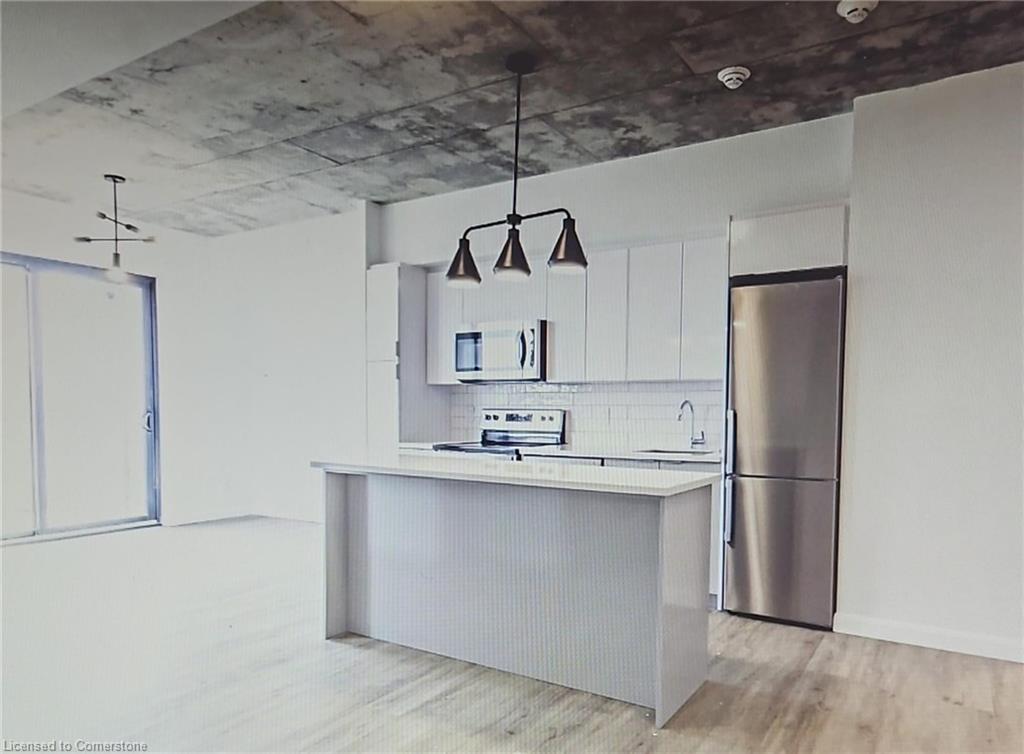 712-7 Erie Avenue Property Photo