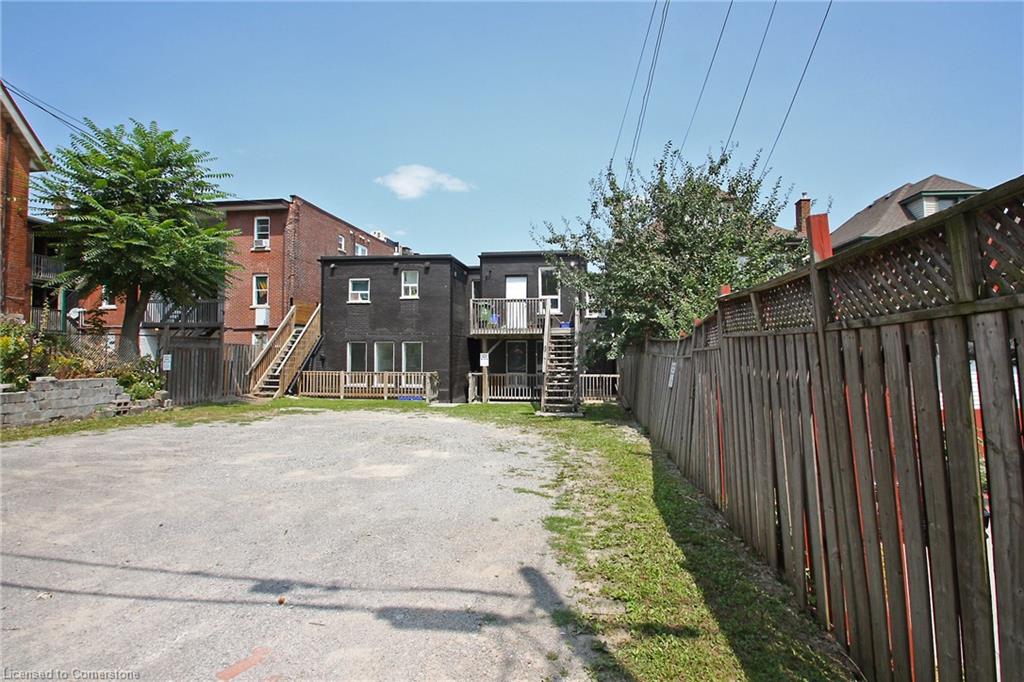590 Main Street E Property Photo 3
