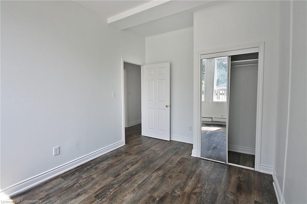 590 Main Street E Property Photo 15