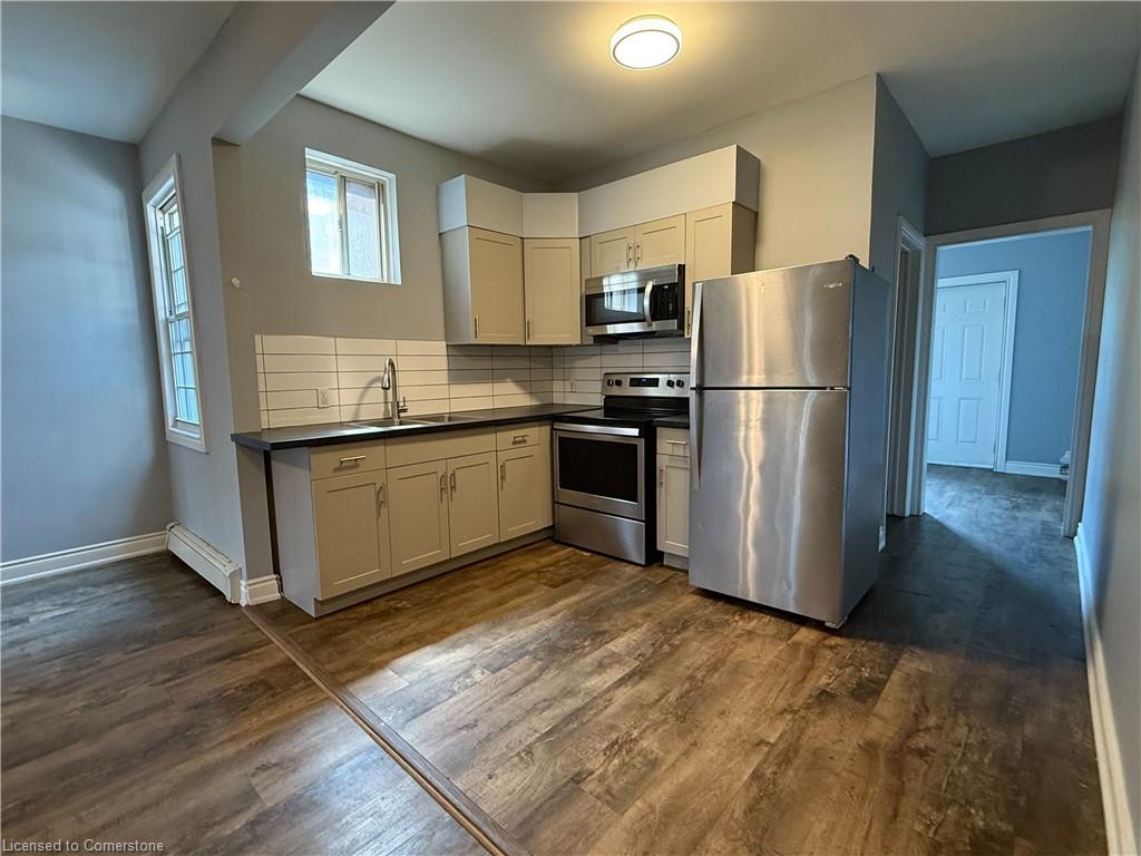 590 Main Street E Property Photo 22