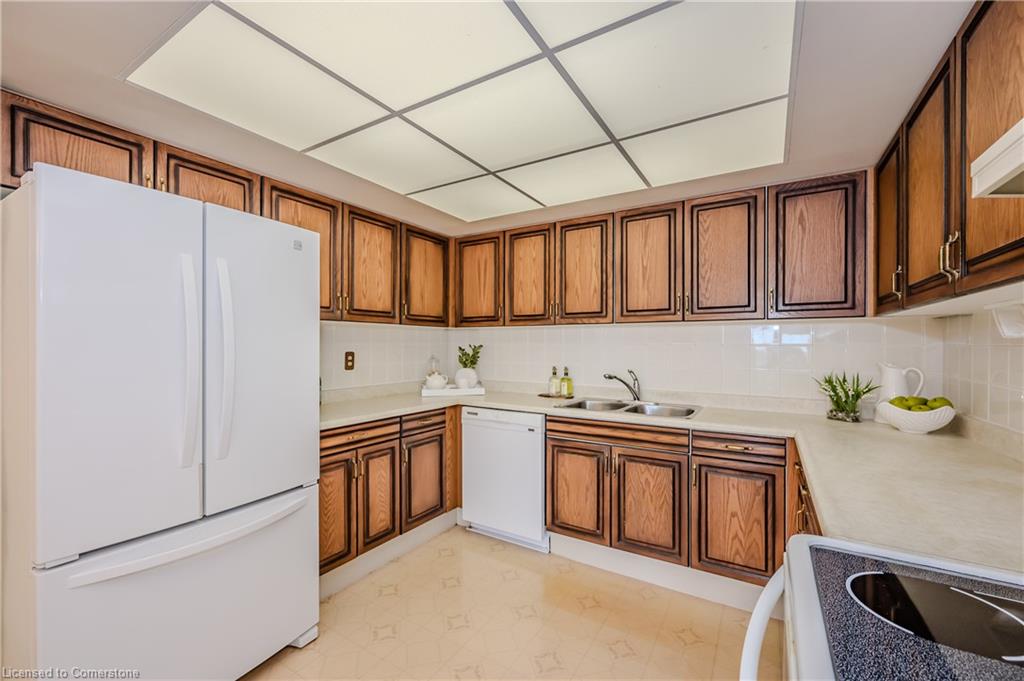 1705-2180 Marine Drive Property Photo 10