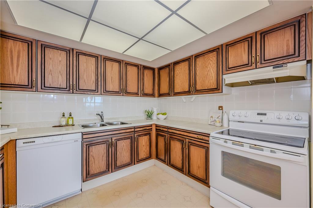 1705-2180 Marine Drive Property Photo 11