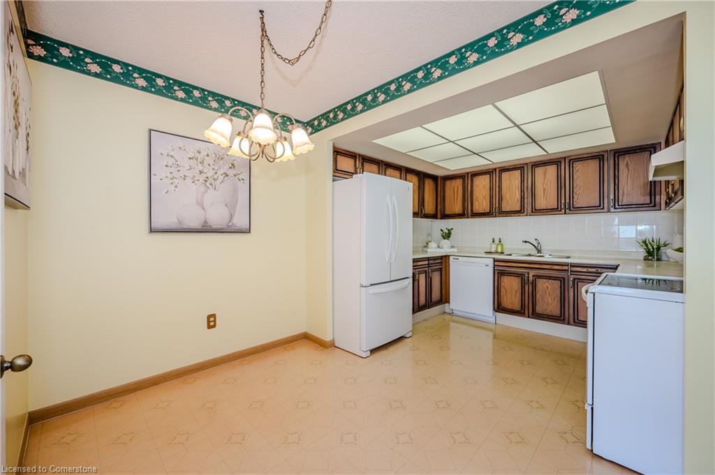 1705-2180 Marine Drive Property Photo 13