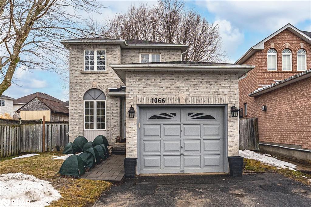 1066 Corrie Street Property Photo
