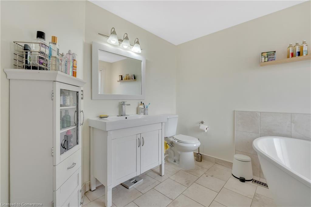 196 Amberly Boulevard Property Photo 23