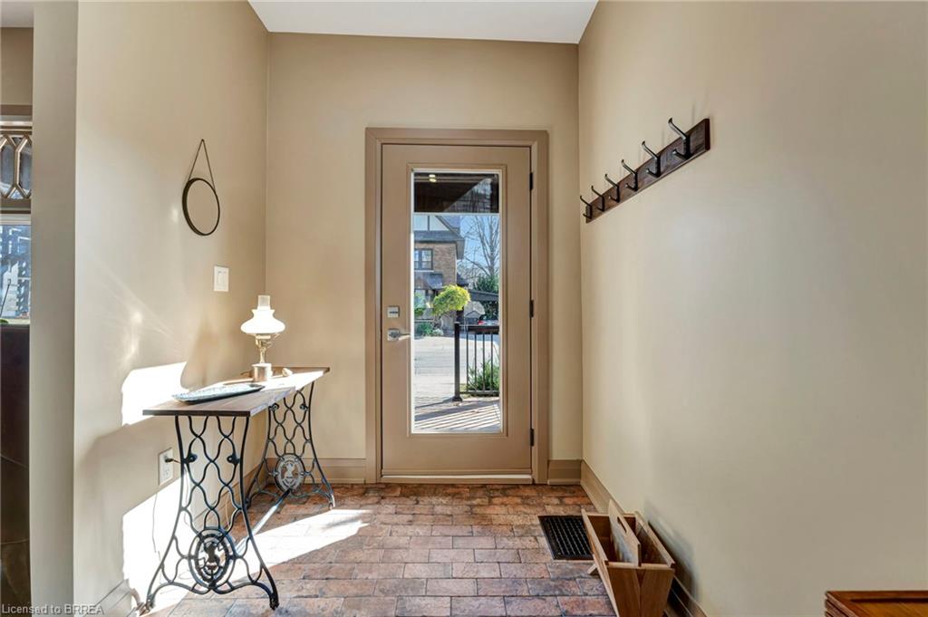 74 Lynnwood Avenue Property Photo 6