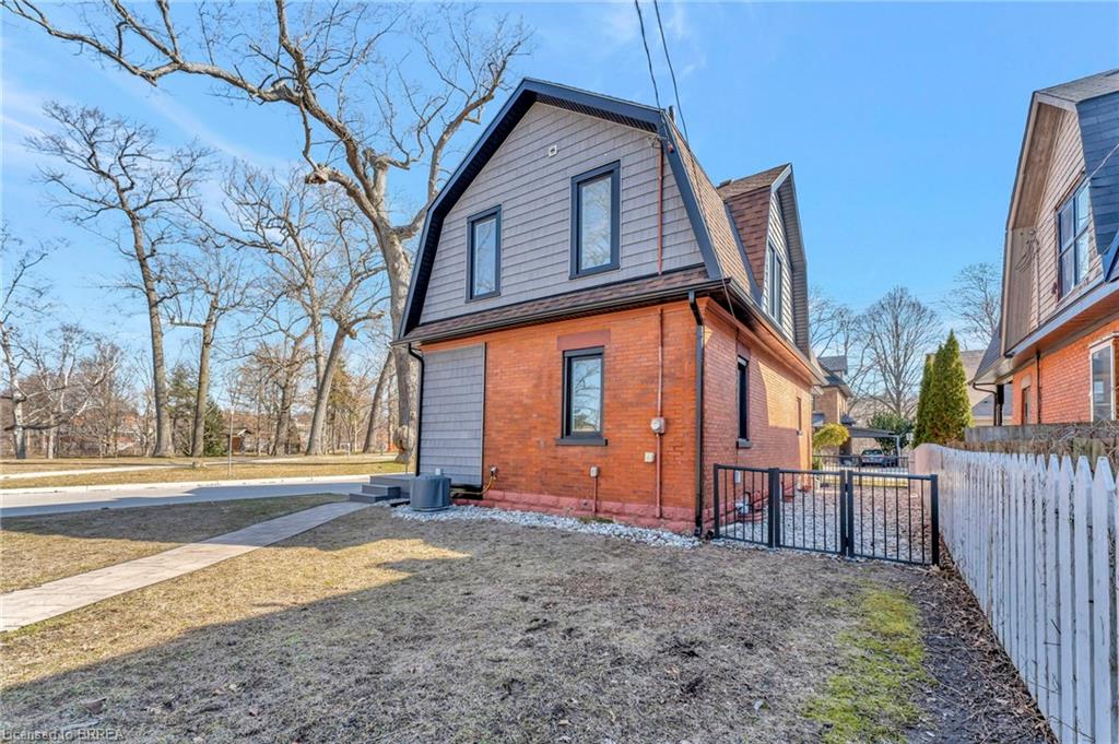 74 Lynnwood Avenue Property Photo 39