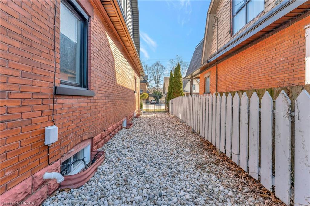 74 Lynnwood Avenue Property Photo 41