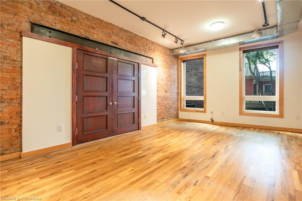 197 James Street N Property Photo 10