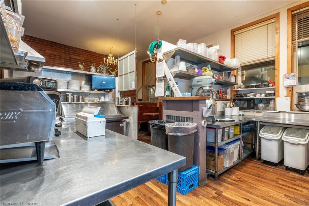 197 James Street N Property Photo 32