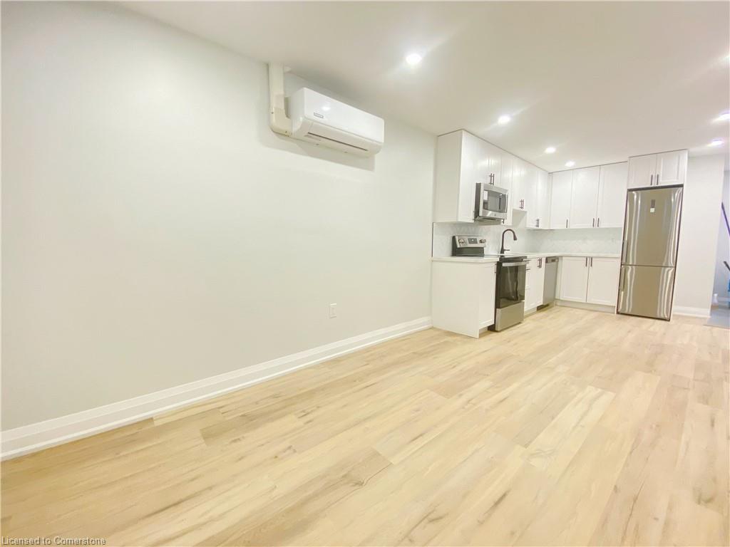 6-588 Barton Street E Property Photo 5