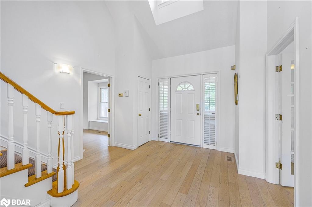5992 Eighth Line Property Photo 3