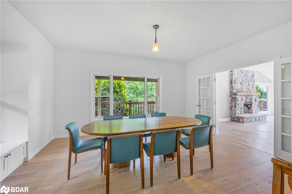 5992 Eighth Line Property Photo 4