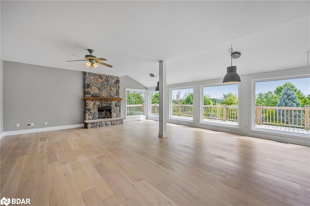 5992 Eighth Line Property Photo 6