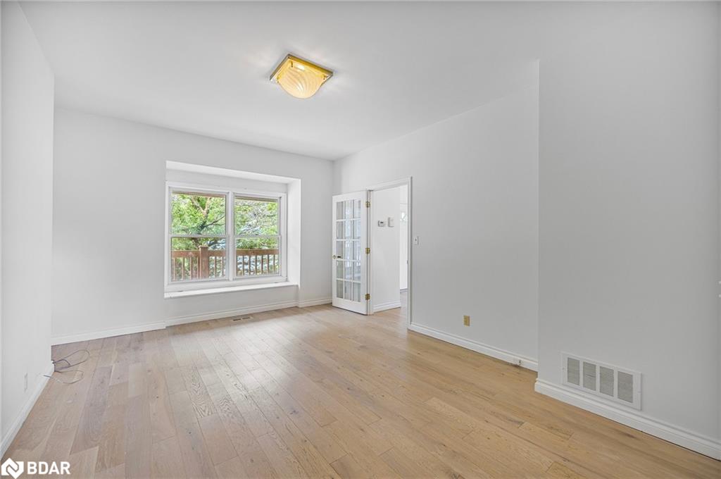 5992 Eighth Line Property Photo 10