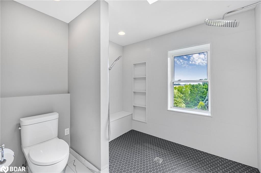 5992 Eighth Line Property Photo 14