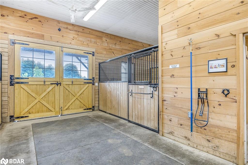 5992 Eighth Line Property Photo 28