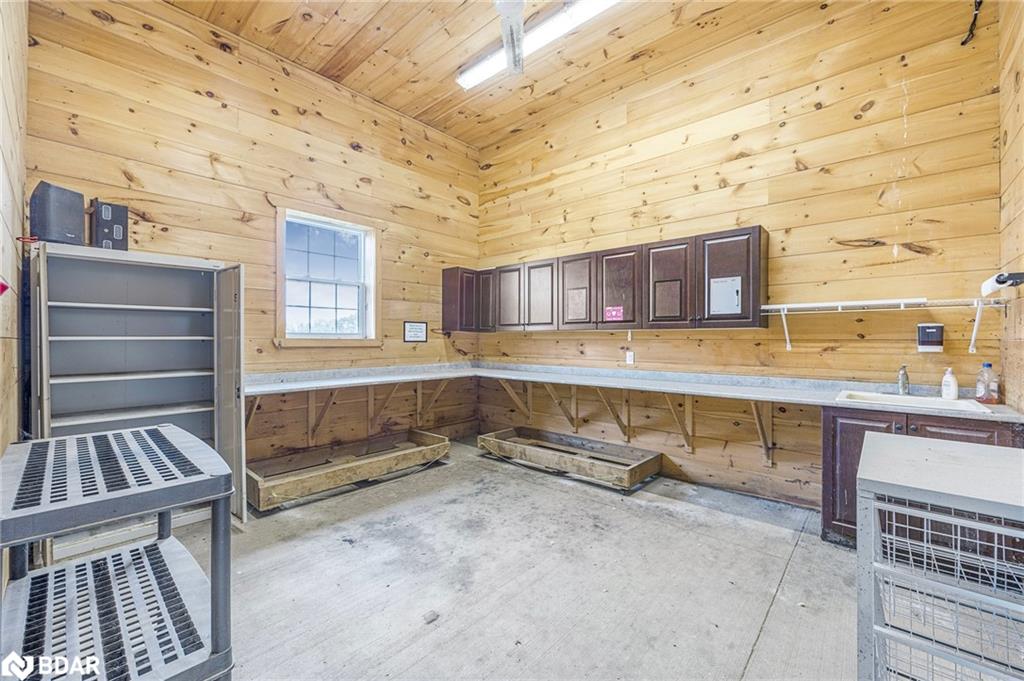 5992 Eighth Line Property Photo 36
