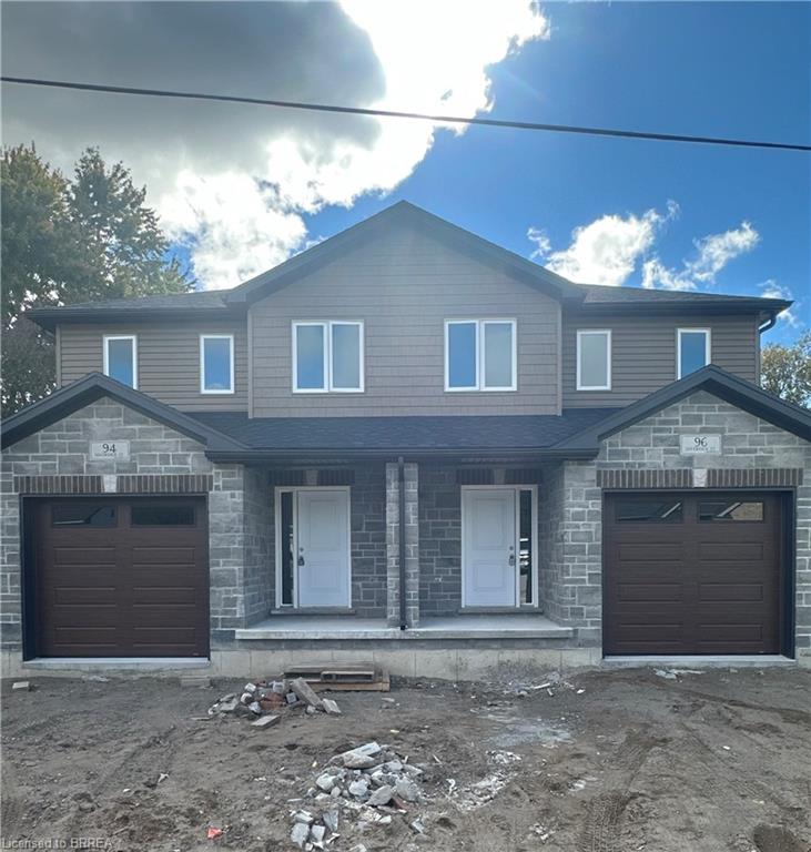 94 Sovereign Street W Property Photo