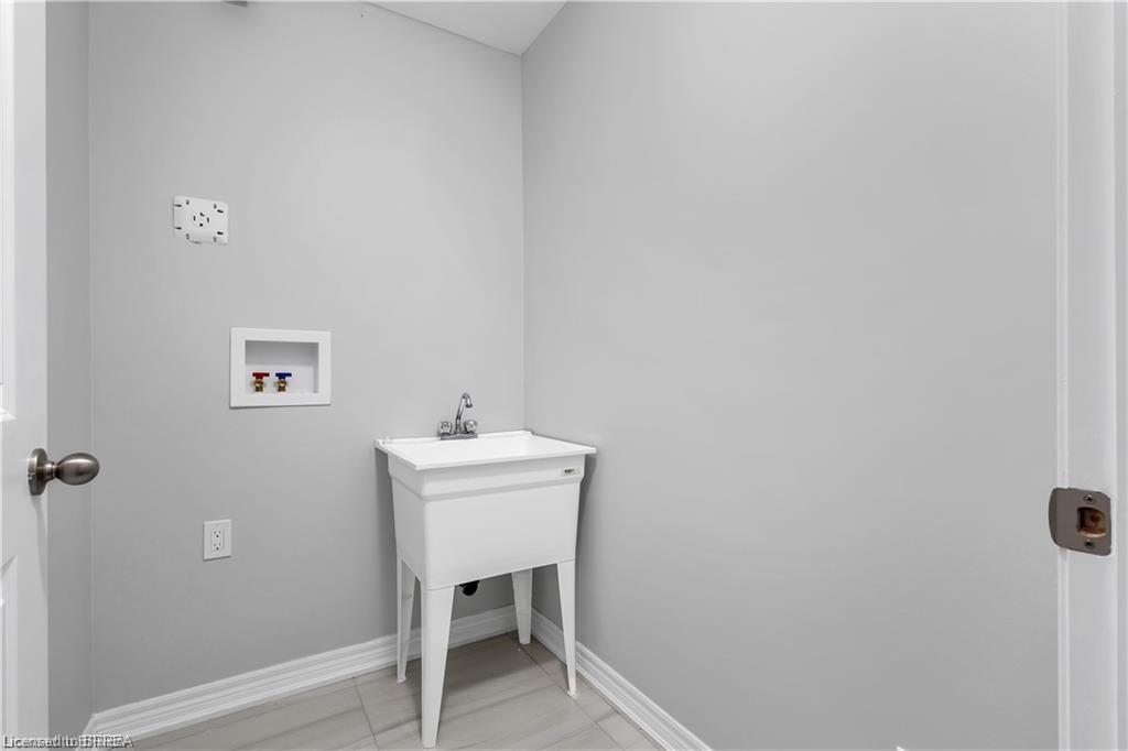 96 Sovereign Street W Property Photo 21