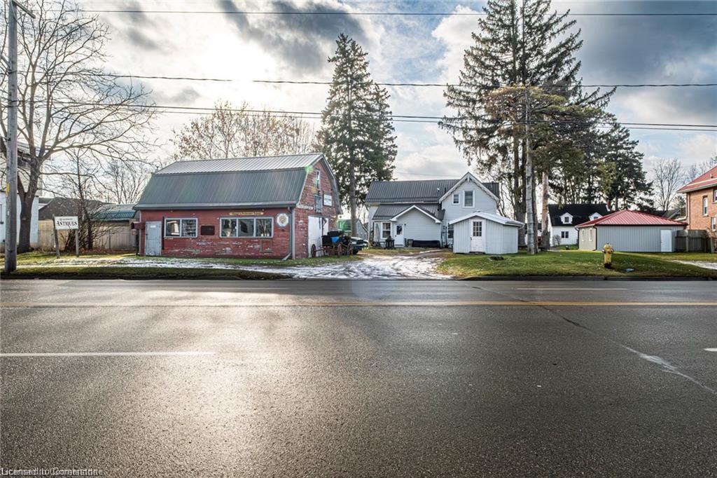 88 Queensway Street W Property Photo 6