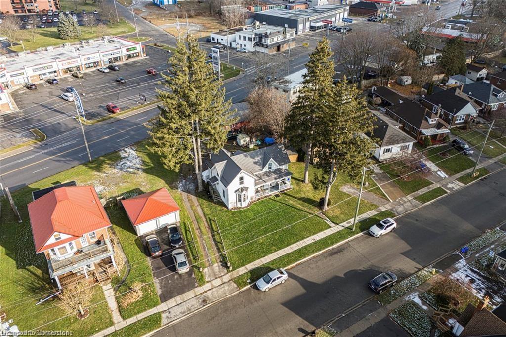 88 Queensway Street W Property Photo 7
