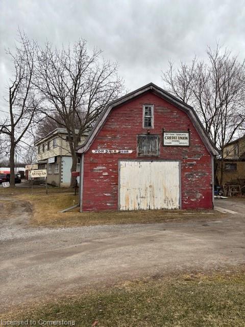 88 Queensway Street W Property Photo 13