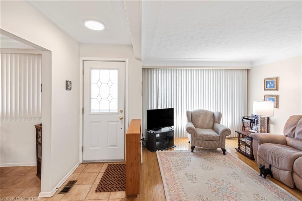 176 Walter Avenue S Property Photo 7