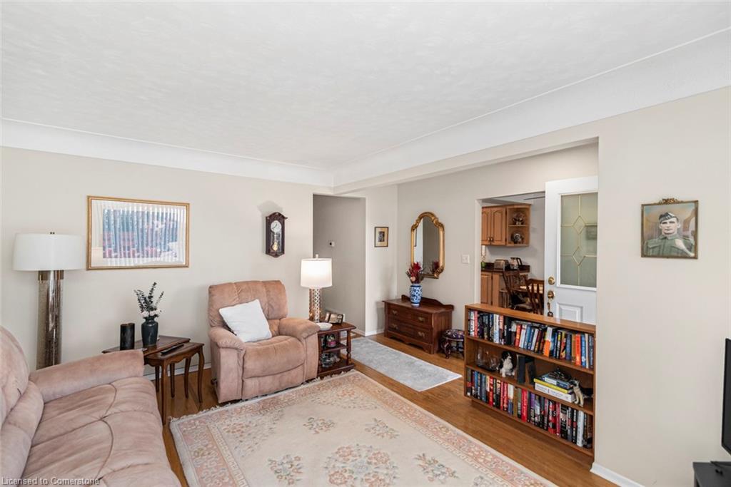 176 Walter Avenue S Property Photo 8