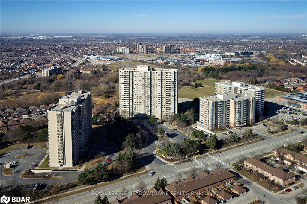 2110-30 Malta Avenue Property Photo