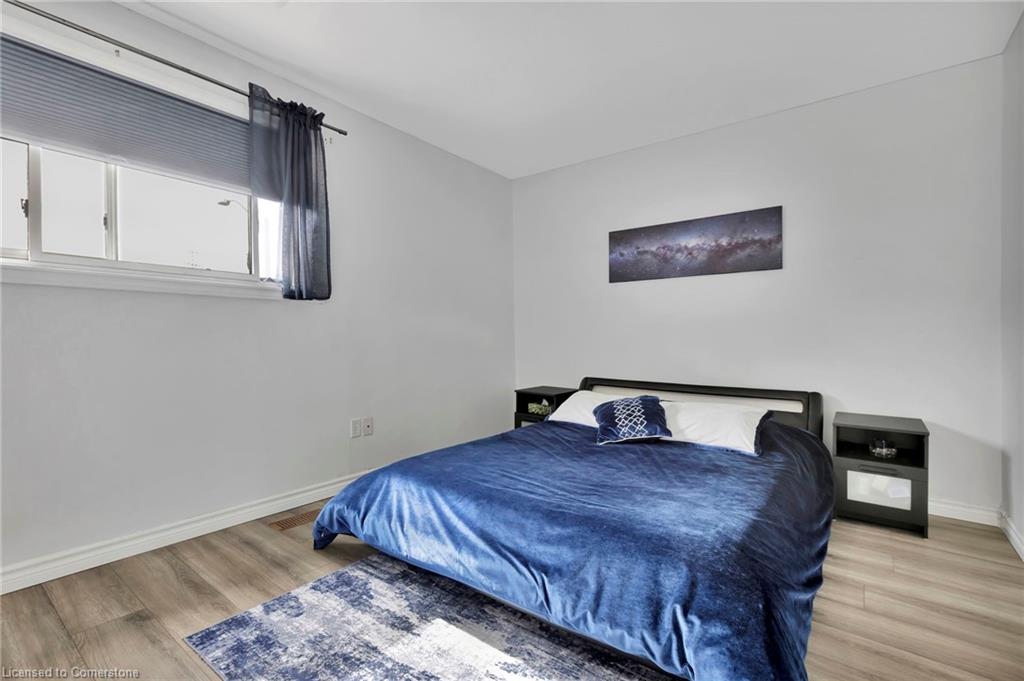 60-11 Harrisford Street Property Photo 14