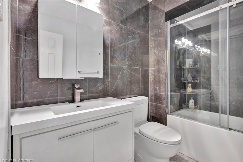60-11 Harrisford Street Property Photo 19