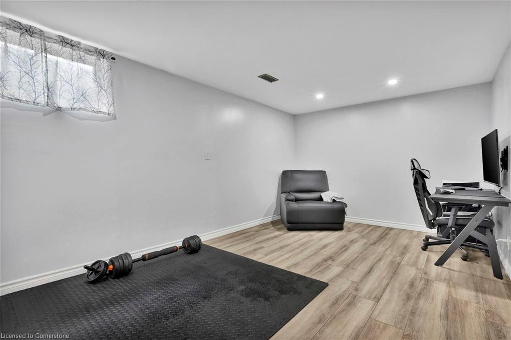 60-11 Harrisford Street Property Photo 20