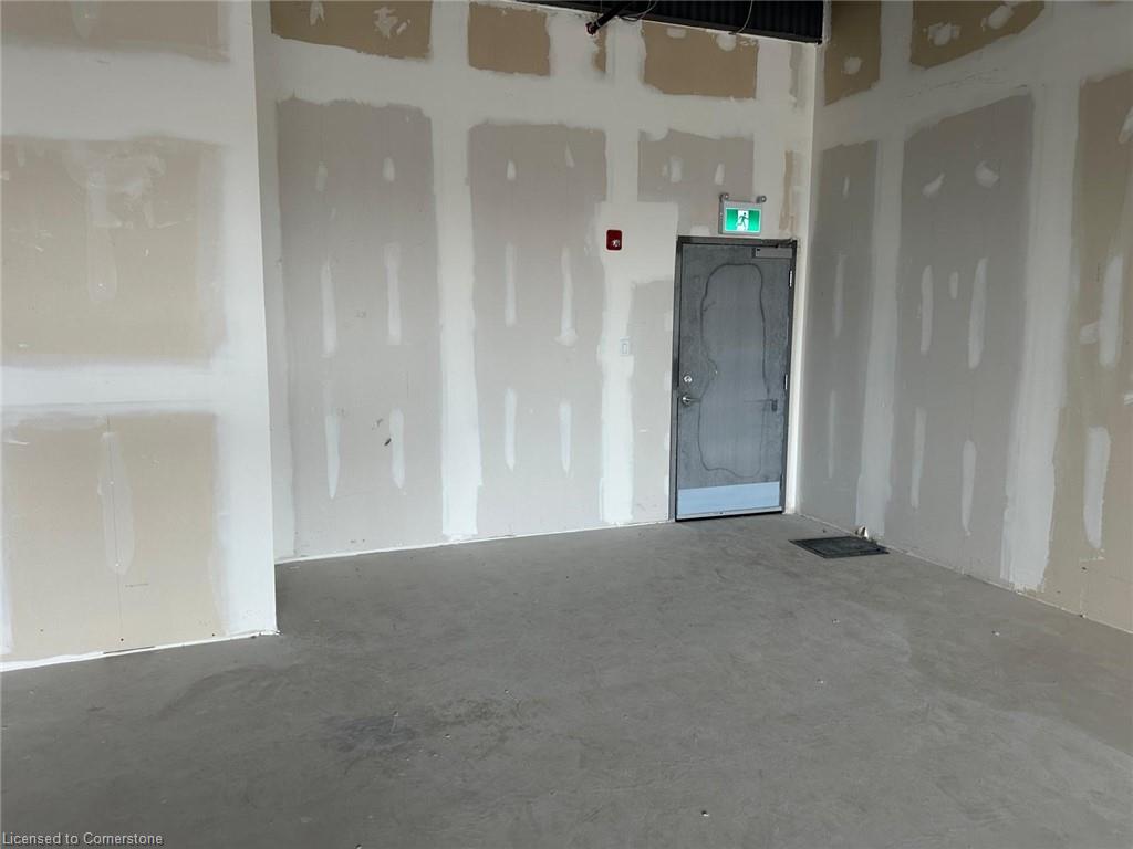 202-1038 Garner Road W Property Photo 19