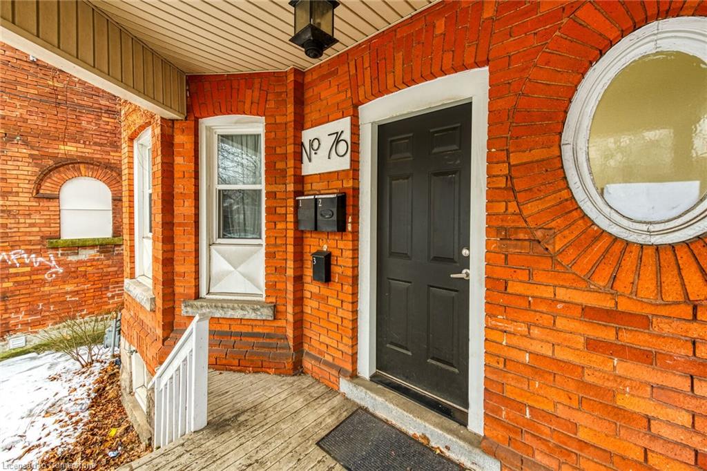 76 Wellington Street S Property Photo