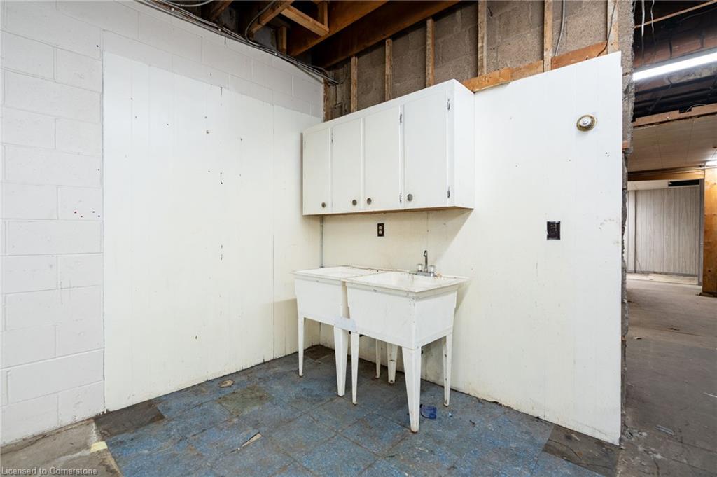 180 Mary Street Property Photo 11