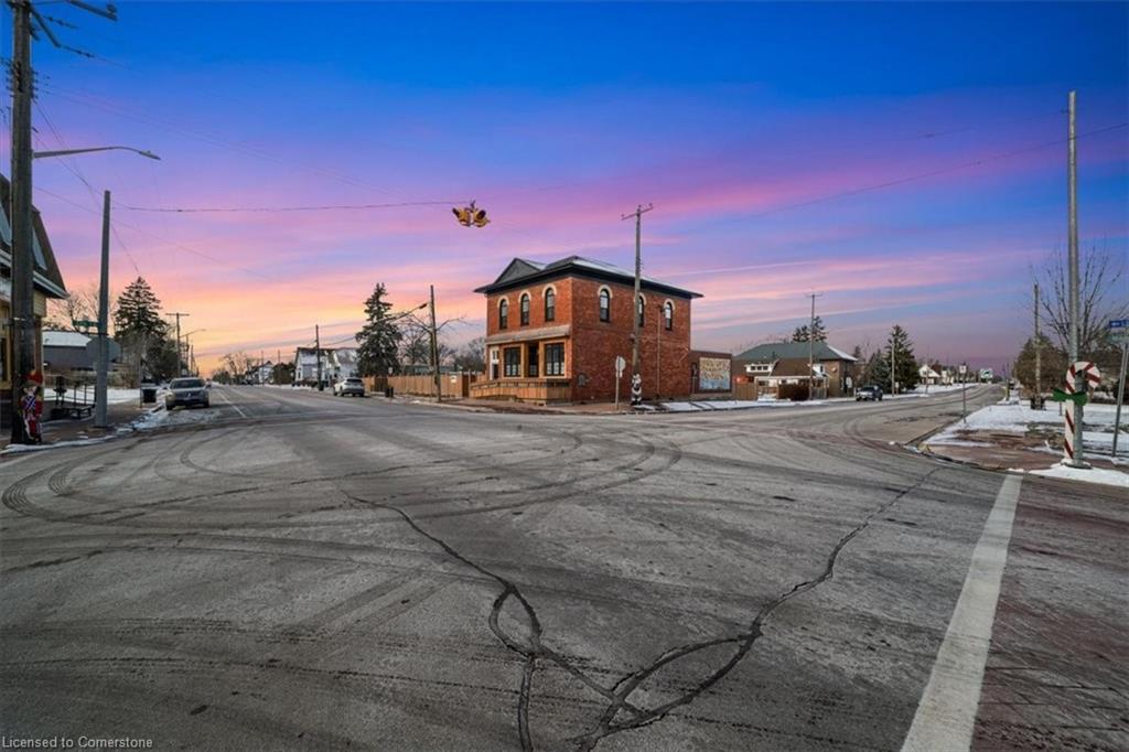 2 Main Street W Property Photo 3
